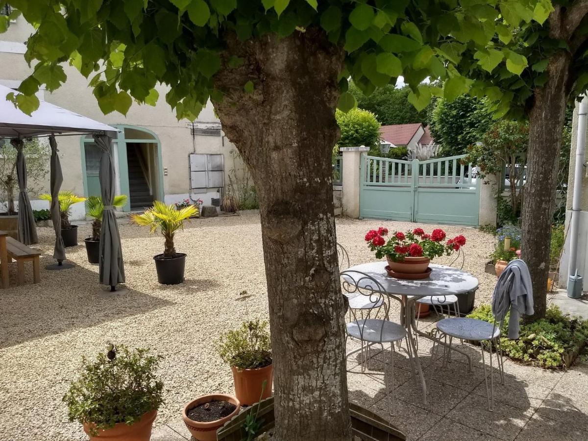 Quelques Fleurs Aparthotel Ла Рош-Позе Екстериор снимка